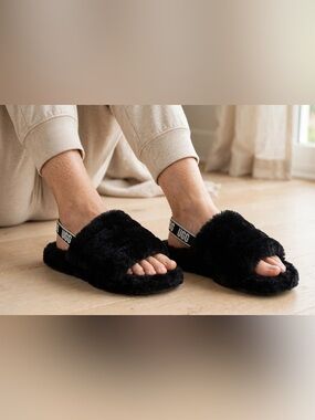 UGG K Fluff Yeah Slide Black Youth Size 4-Fits Women’s 5.5-6 EU36 Excellent